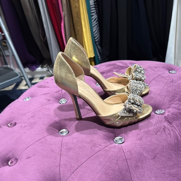 Gold High-Heeled Peep-Toe Pumps with Crystal Bow - Picture 3 of 6